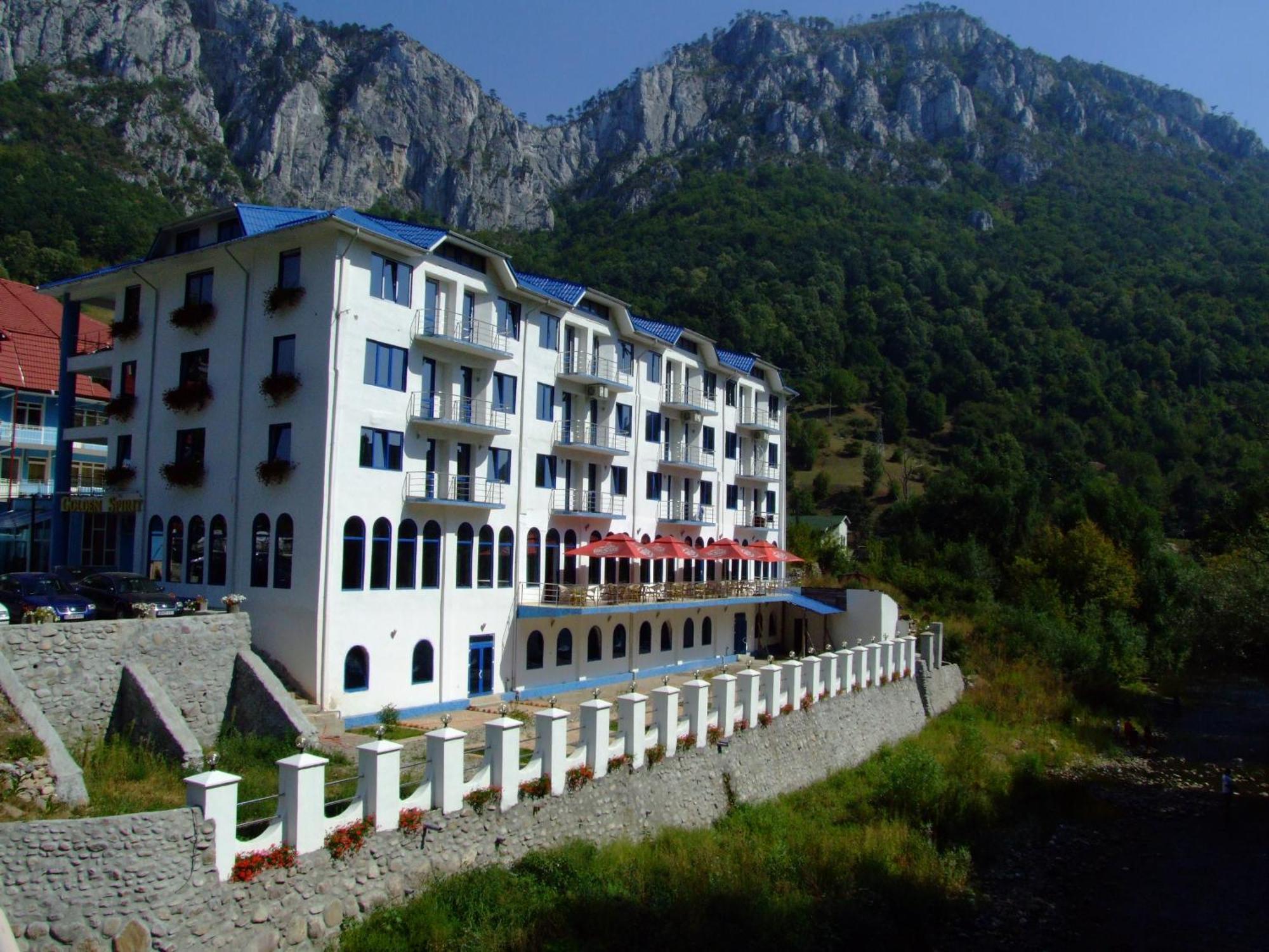 Hotel Golden Spirit Băile Herculane Buitenkant foto
