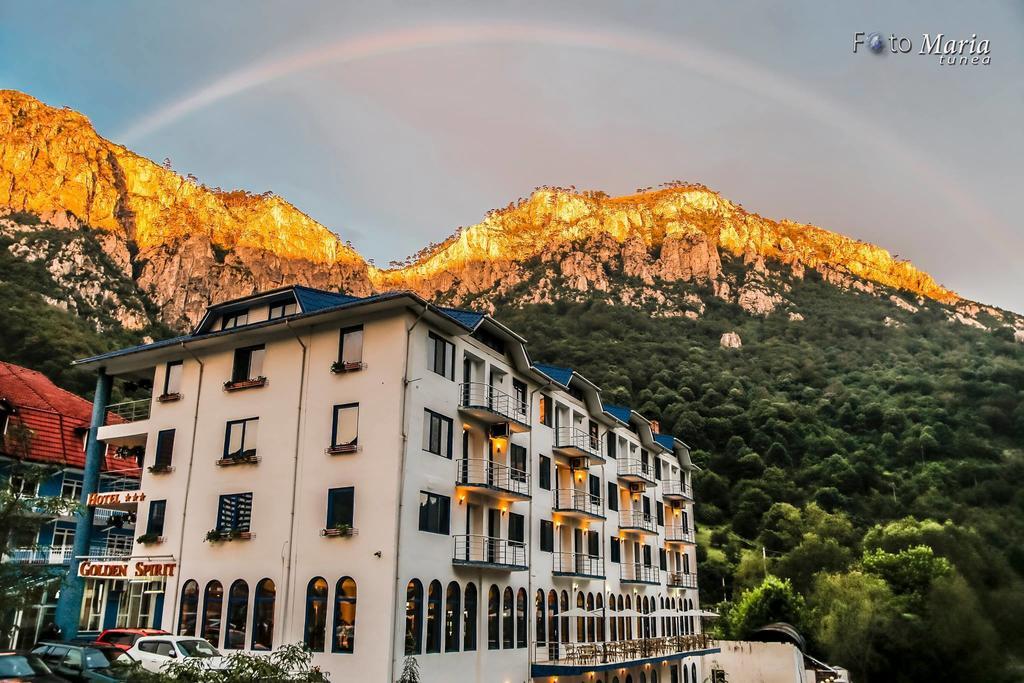Hotel Golden Spirit Băile Herculane Buitenkant foto